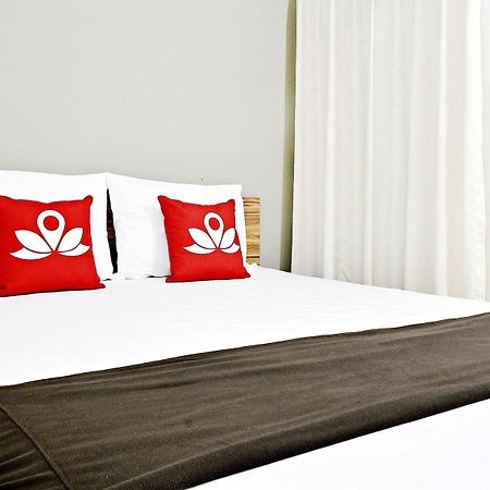 Zen Rooms Mampang Prapatan Giacarta Esterno foto