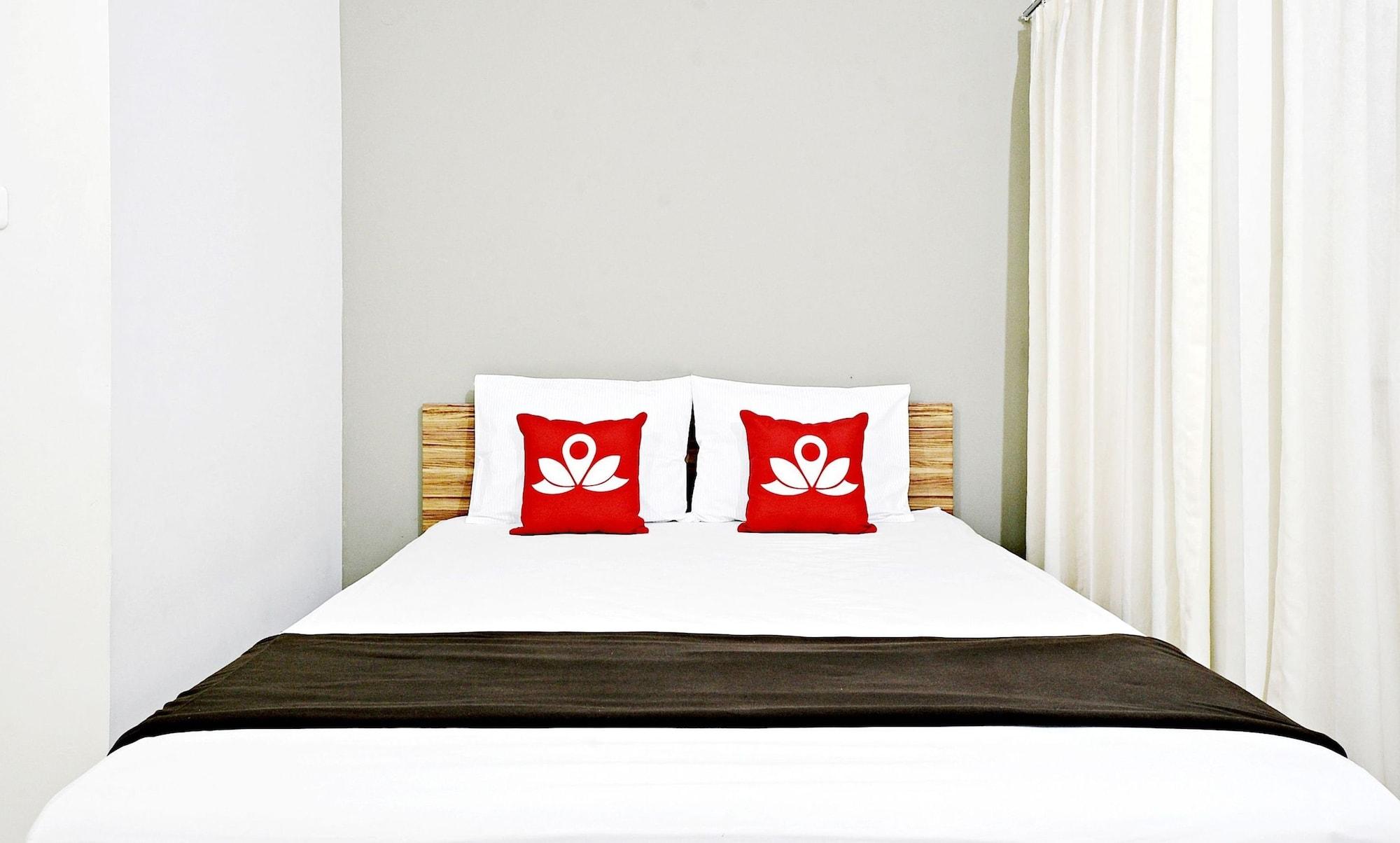 Zen Rooms Mampang Prapatan Giacarta Esterno foto