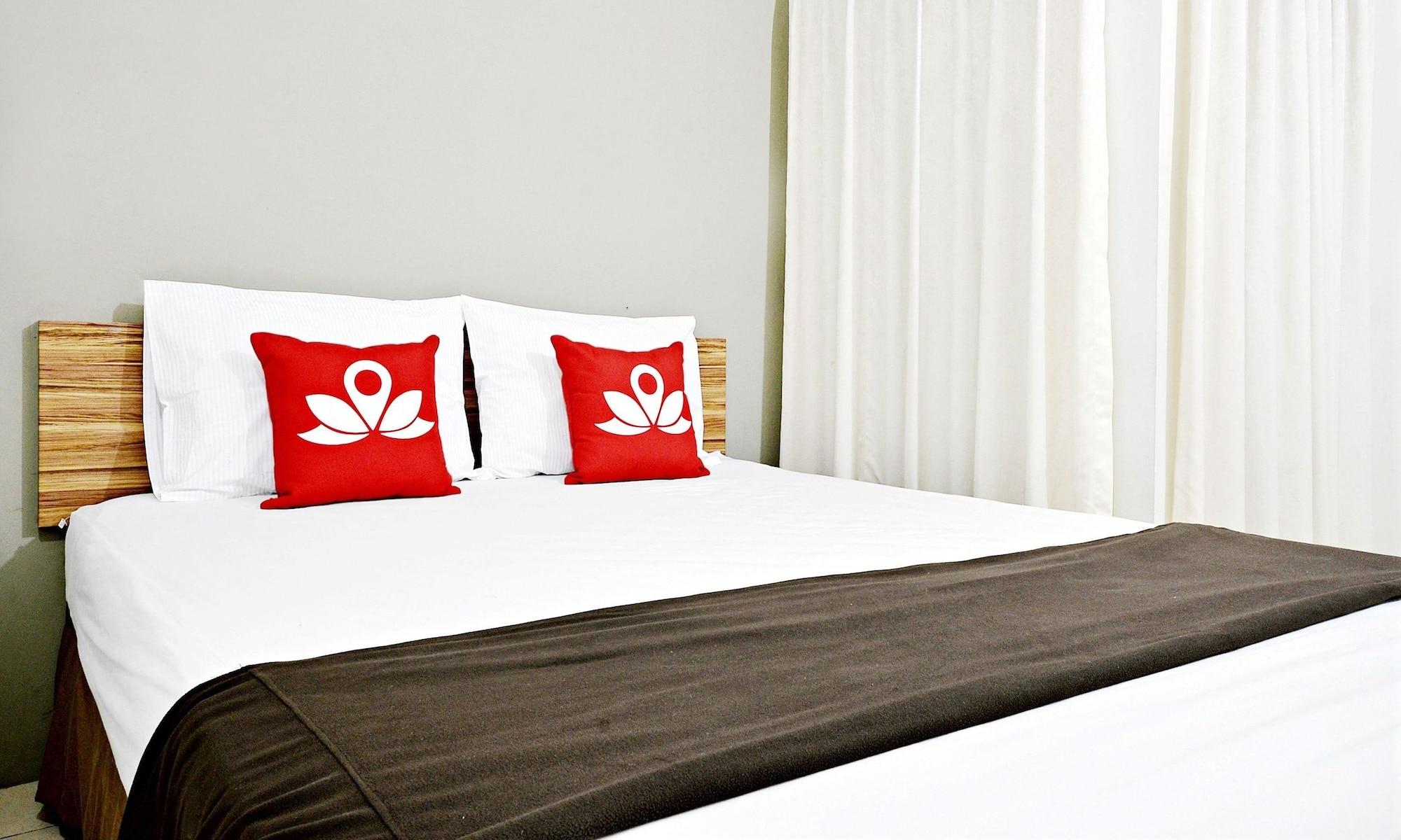 Zen Rooms Mampang Prapatan Giacarta Esterno foto