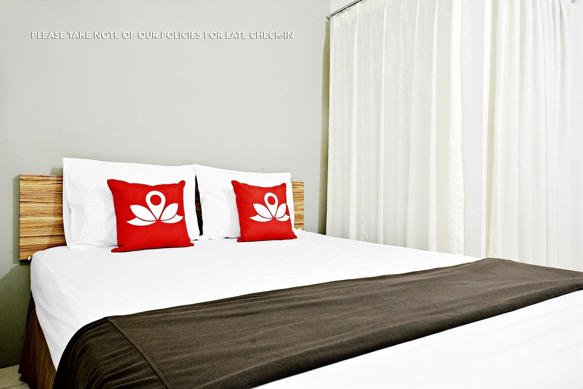 Zen Rooms Mampang Prapatan Giacarta Esterno foto